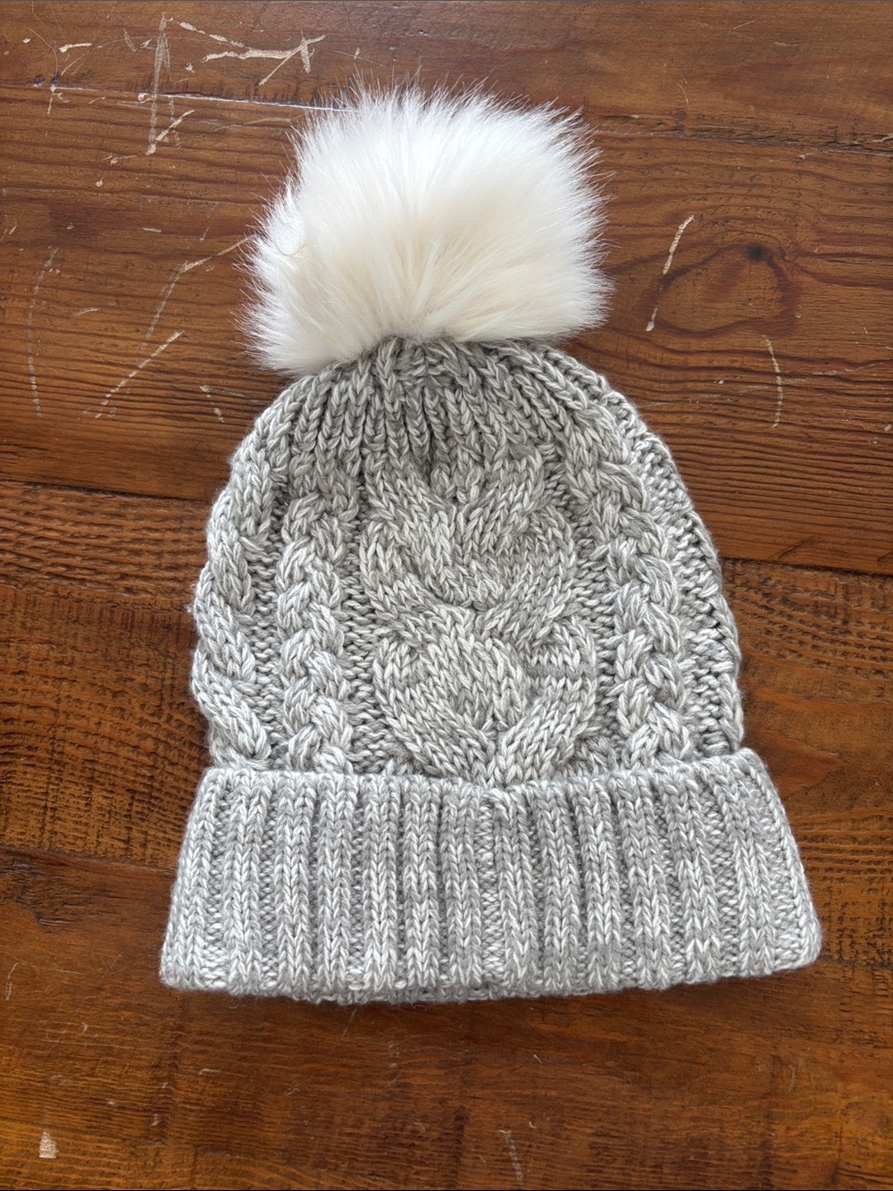 GAP Gray Cable Knit Pom Beanie with Cream Faux Fur Pom